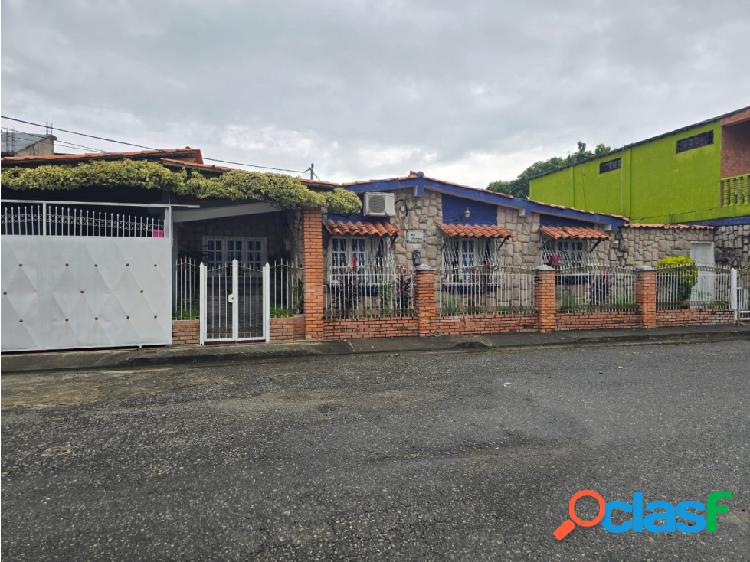 SE VENDE CASA URB. ALTOS DE LA COLONIA VE08-281AC-CAND