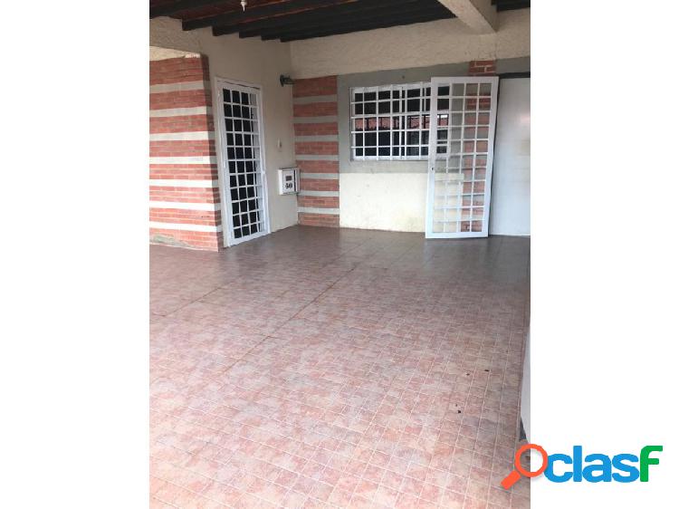 SE VENDE CASA URB. EL PARRAL I VE02-017ST-ECAM