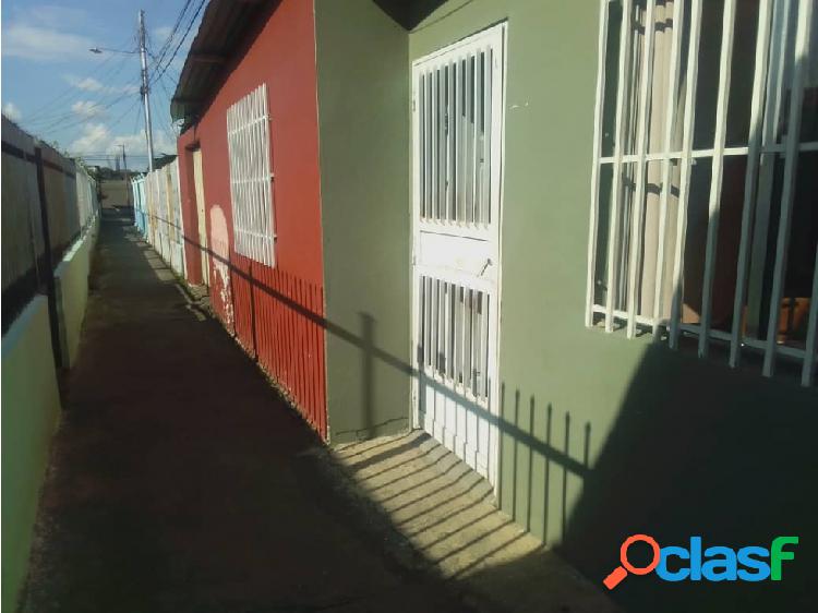 SE VENDE CASA URBANIZACIÓN FRANCISCO DE MIRANDA VE-08