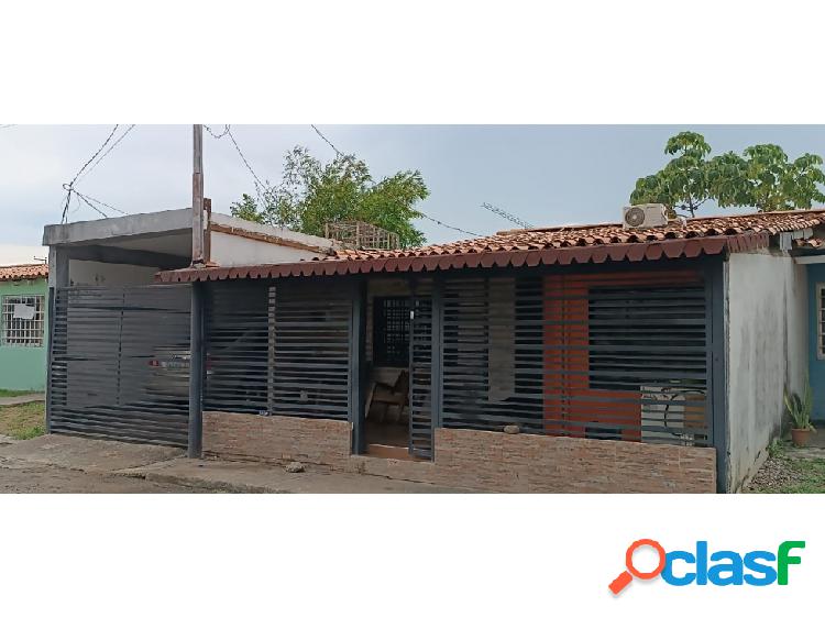 SE VENDE CASA URBANIZACIÓN SANTA CECILIA 1 VE-08