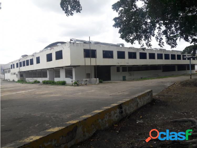 SE VENDE CENTRO DE GALPONES INDUSTRIALES EN CAGUA