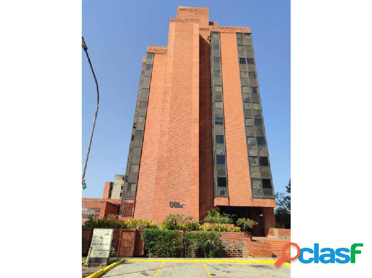 SE VENDE EN 13.000$ OFICINA EN TORRE TREBOL, LOMAS DEL ESTE