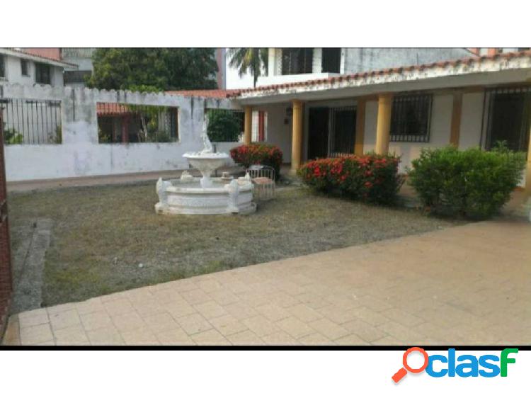 SE VENDE HERMOSA CASA EN CUMBOTO SUR (NEGOCIABLE)