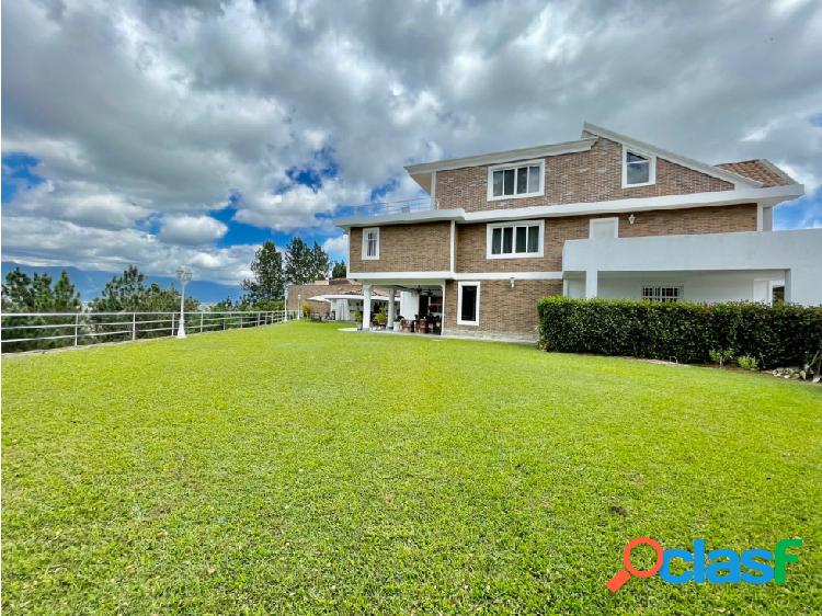 SE VENDE HERMOSA CASA EN LOMAS DE LA LAGUNITA