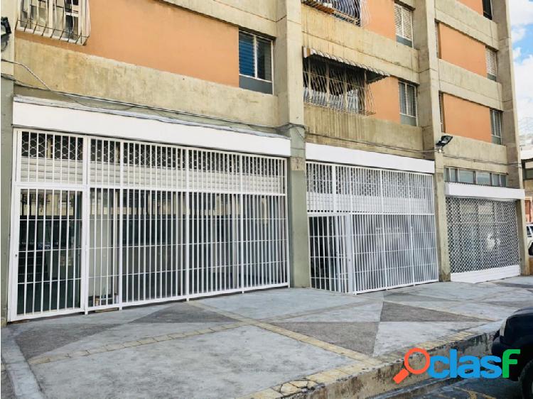 SE VENDE LOCALES COMERCIAL SANTA MONICA pie de calle