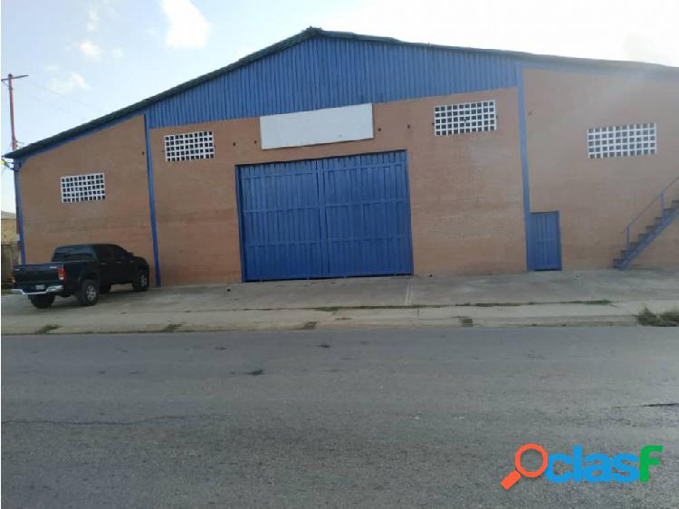 SE VENDE O ALQUILA GALPON EN CARUPANO-SUCRE