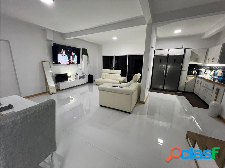 SE VENDE TOWN HOUSE AMOBLADO, EN VILLAS EL SAMAN