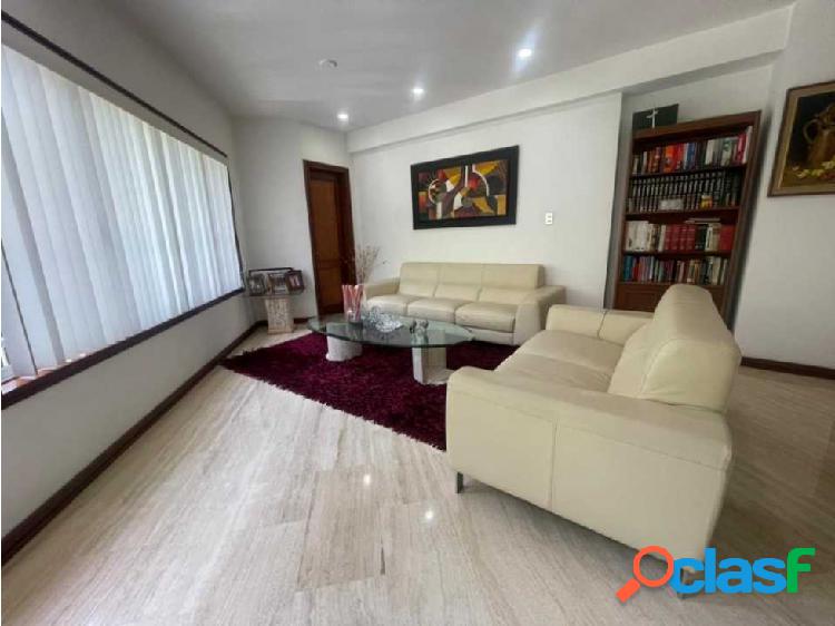 Se Alquila Apartamento 142 M2 en la Urbanización Santa