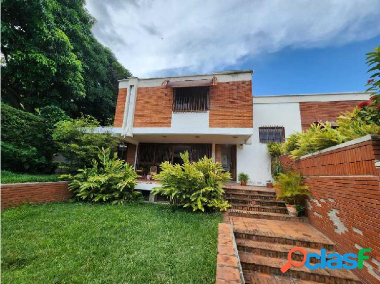 Se Vende Casa 1.062m2 4h/4b/2p Prados del Este