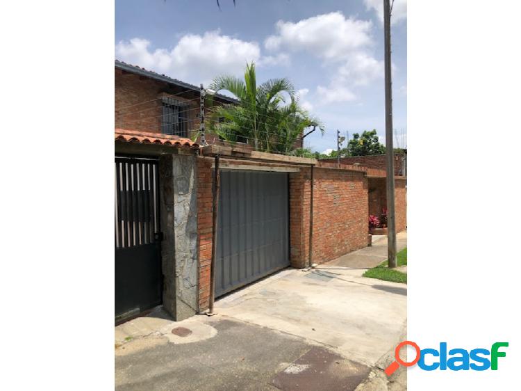 Se Vende Casa 563m²T y 440m²C-5H+4.5B+3P+Piscina-T.Club