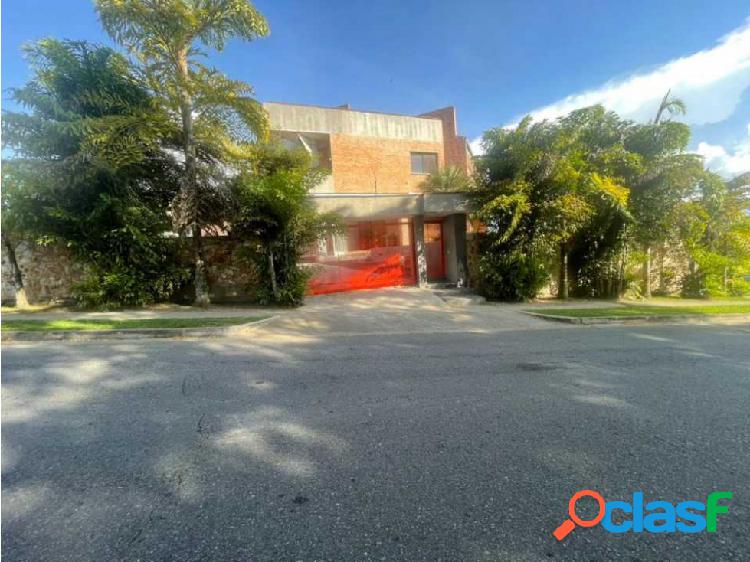 Se Vende Casa 700 M2 en la Urbanización Loma Linda