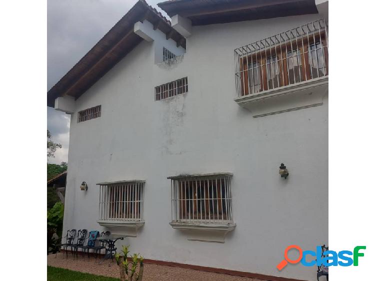 Se Vende Casa 900 m2 7h/7b/7P Cumbres de Curumo