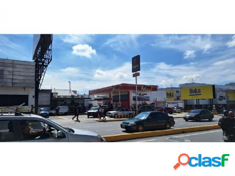 Se Vende E/S+Locales Comerciales en 2.260m² de Terreno -