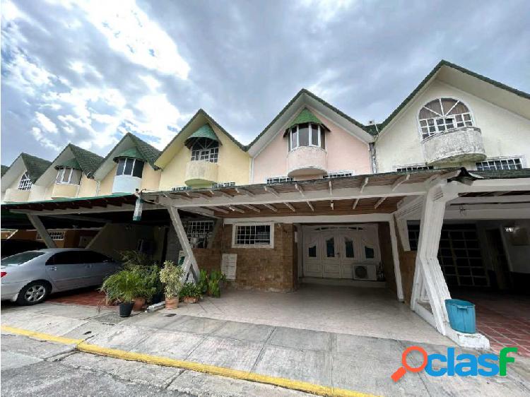 Se Vende Hermosa Casa tipo Town House en Residencias