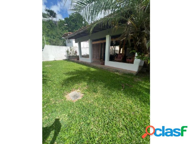 Se Vende casa 447m2 4h+s/4b/4p Caurimare 9751