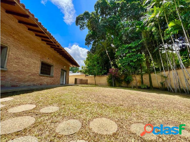 Se Vende casa 545m² 4h/5b/6p La Floresta