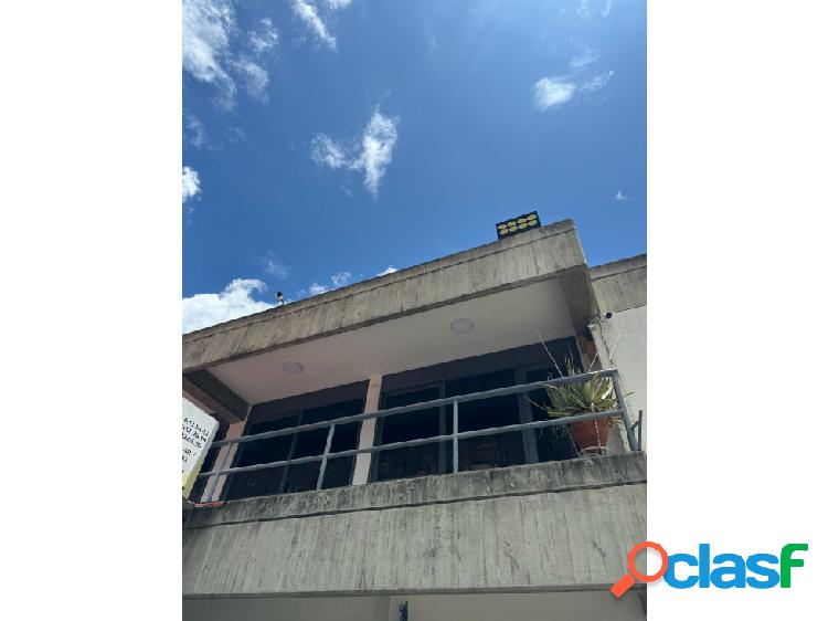 Se alquila local/oficina 42m2 Av. Victoria 0808