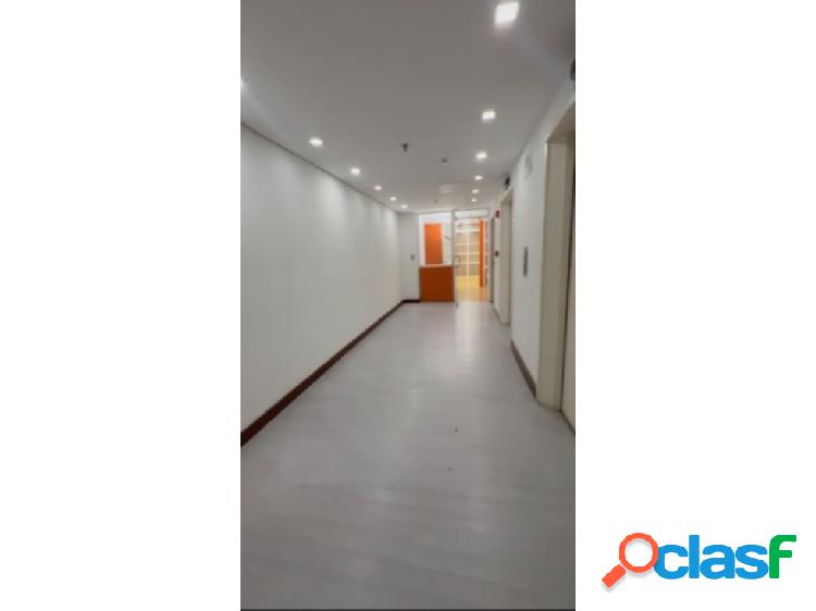 Se alquila oficina 160m2. El Rosal