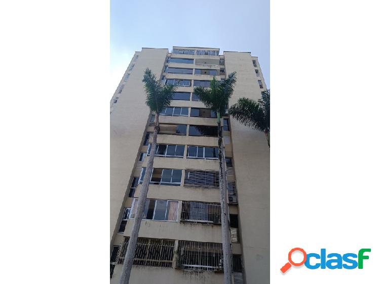 Se alquila oficina 42m2 en Edif Residencial. 1P. San Luís