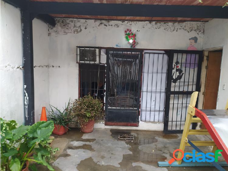 Se vende Amplia Casa