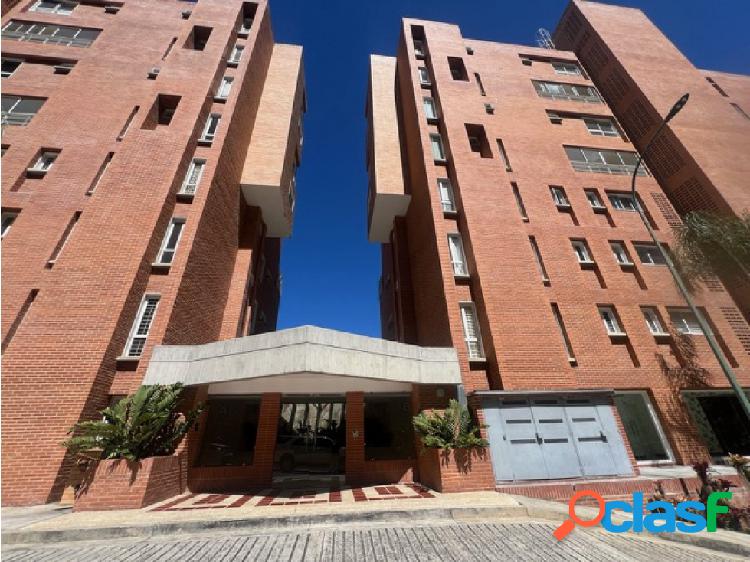 Se vende Apartamento PB 178m2. 3H + S/3B + 1/2/2P. Alto