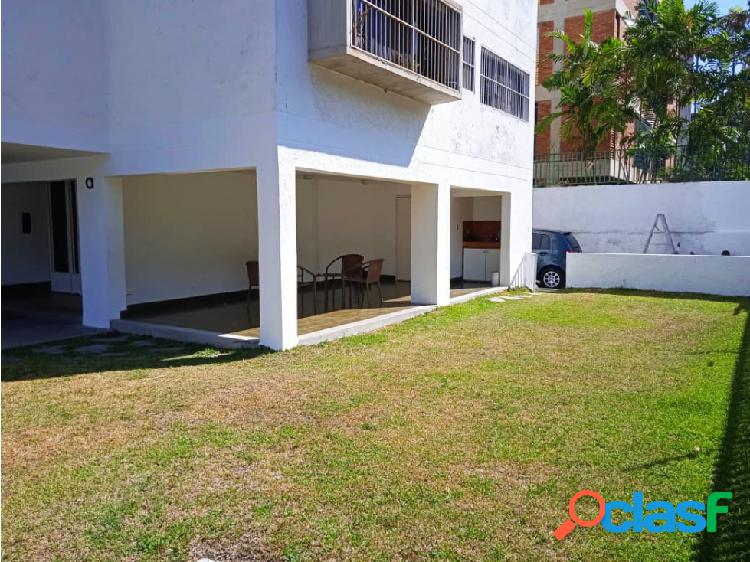 Se vende Apartamento en Cumbres de Curumo