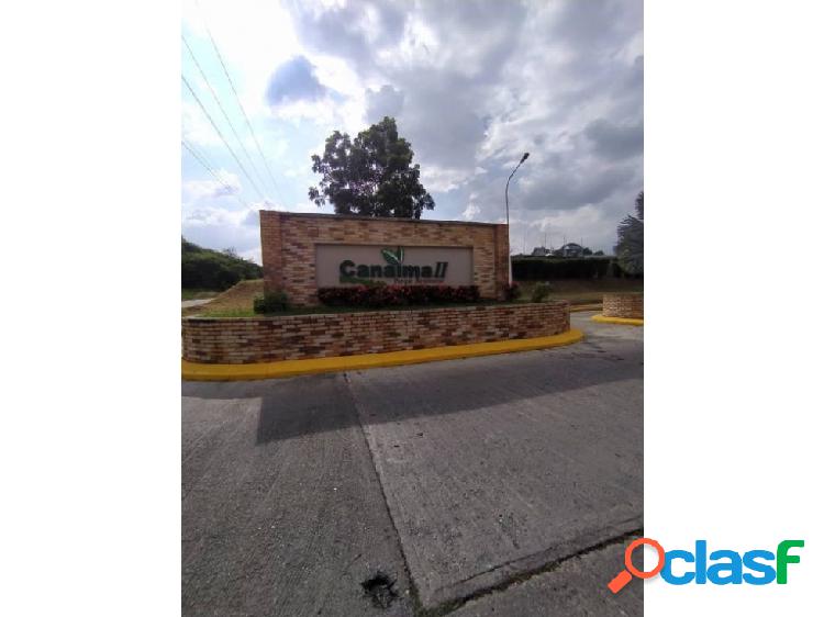 Se vende Casa 206m2. 3H/53B/26P. Canaima II.