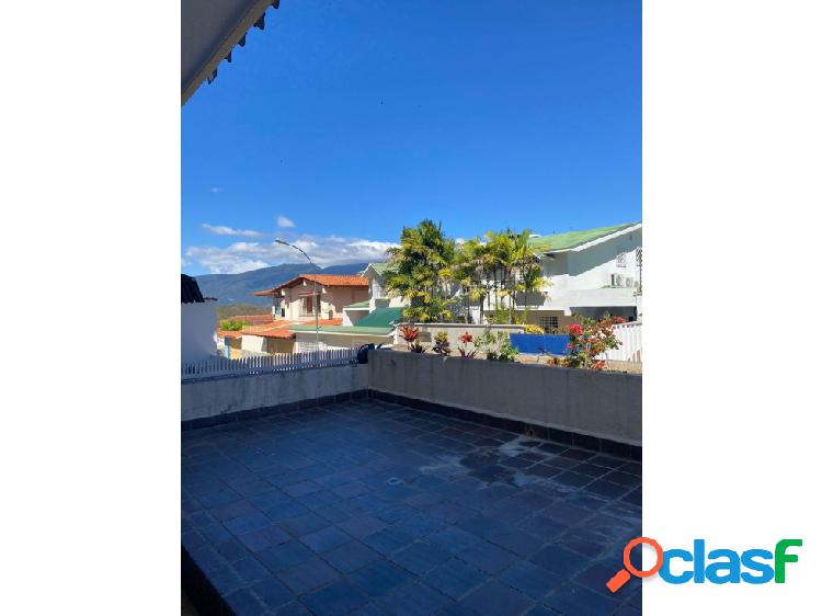 Se vende Casa 256m² 4h+1s/ 4b+1s/ 2p Alto Prado