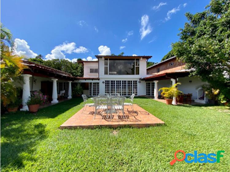 Se vende Casa 600m² 4h+3s/7b/4p Santa Paula