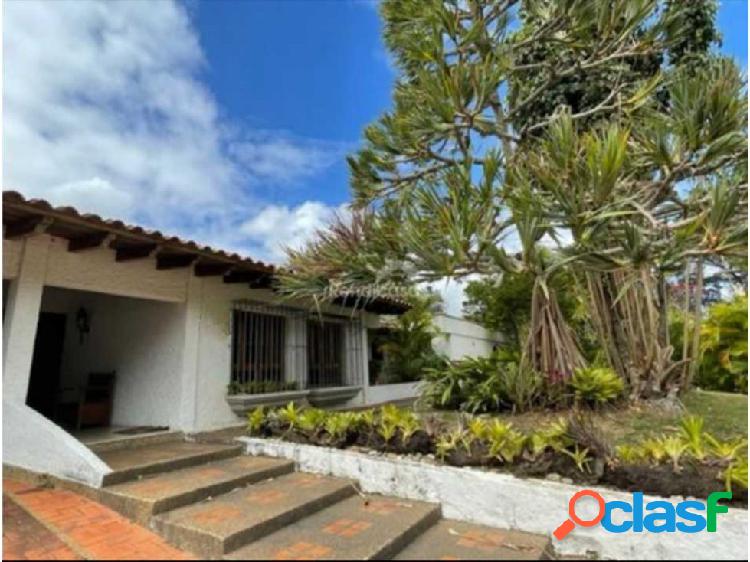 Se vende Casa 800 m² 8H/10B/10P Cerro Verde