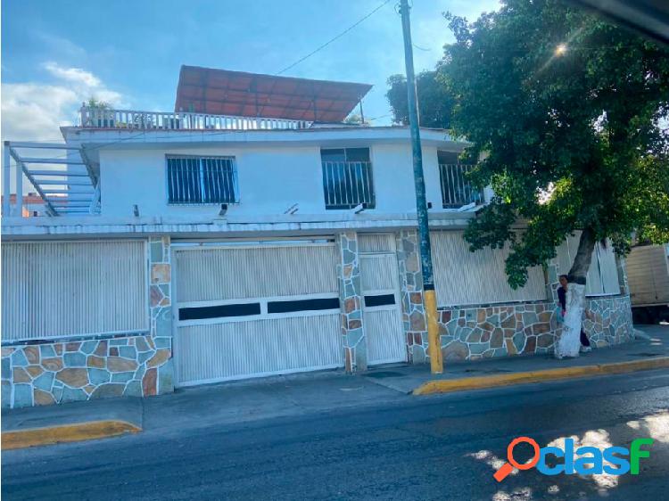 Se vende Casa Comercial 4b/4p, Catia La Mar, La Guaira