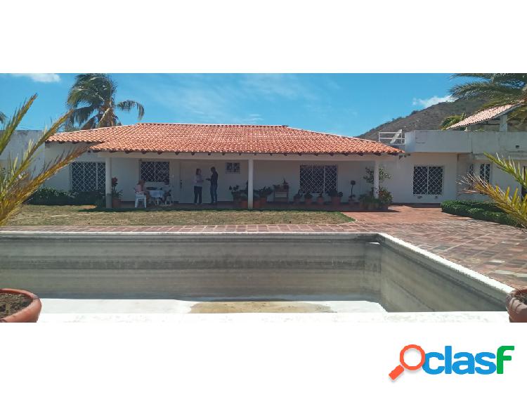 Se vende Finca ubicada en Santa Ana, Porlamar