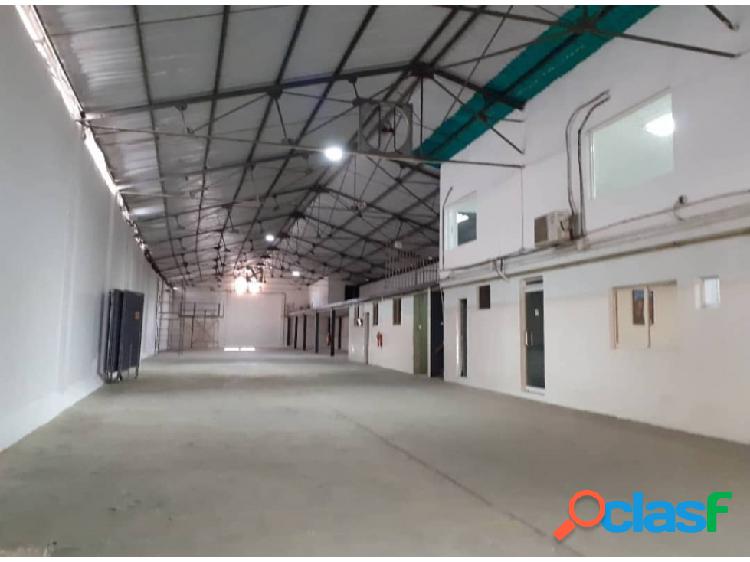 Se vende Galpón 1250m2.Los Dos Caminos.