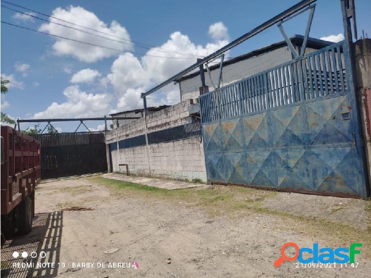 Se vende Galpón 400m2. Guatire.