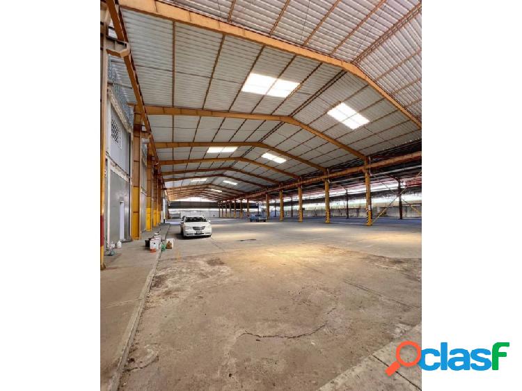 Se vende Galpón 6300m2. Guatire.