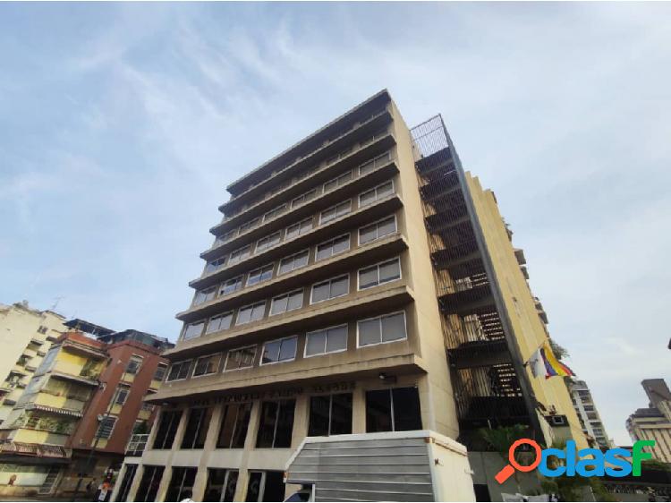 Se vende Hotel 2700m² 54h/54/16e Campo Alegre