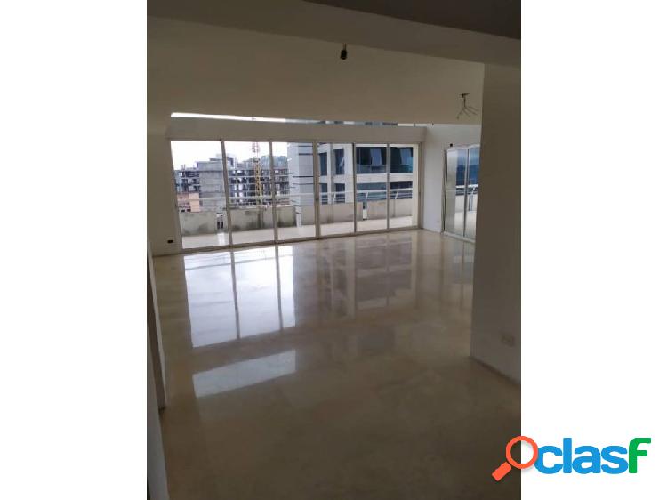 Se vende PH 750m2 5h/6b/6p Las Mercedes