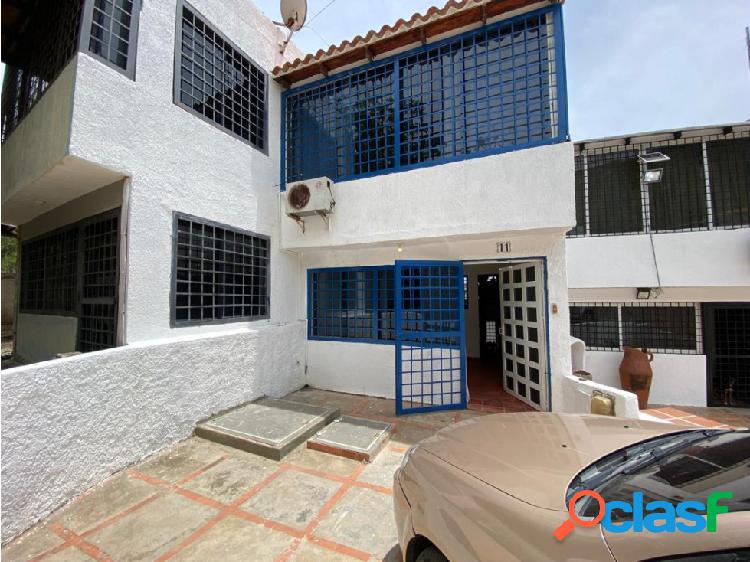 Se vende TH 120m² 1h/2b/2e Manantial de Guayamuri, Nueva