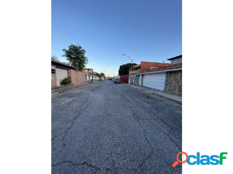 Se vende Terreno 700m2. Santa Paula.