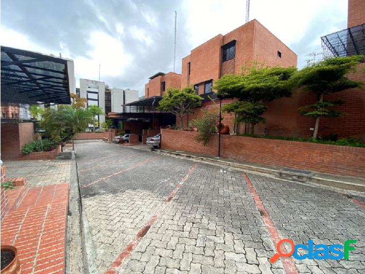 Se vende Townhouse 380m2 4h+s/ 4B/ 3P colinas de Tamanaco