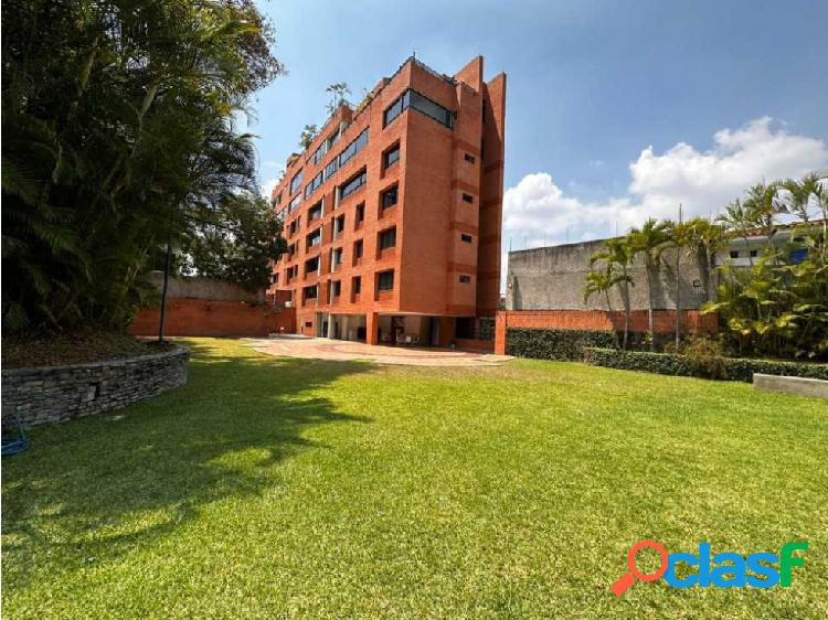 Se vende apartamento 310m2/3H+S/3.5B+S/4P. Sebucan