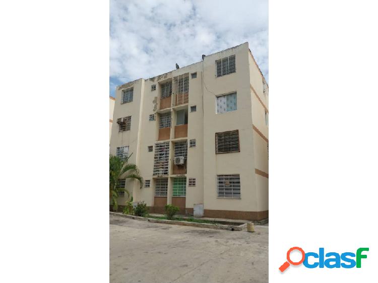 Se vende apartamento 65m2 3h/2b/1p Villa Falcón Cúa 0852