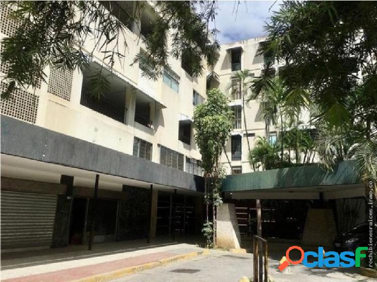 Se vende apartamento duplex en Las Mercedes