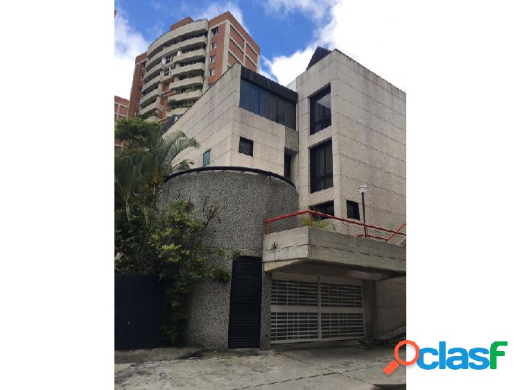 Se vende apartamento tipo Town House 350m2 4h/4b/6p La