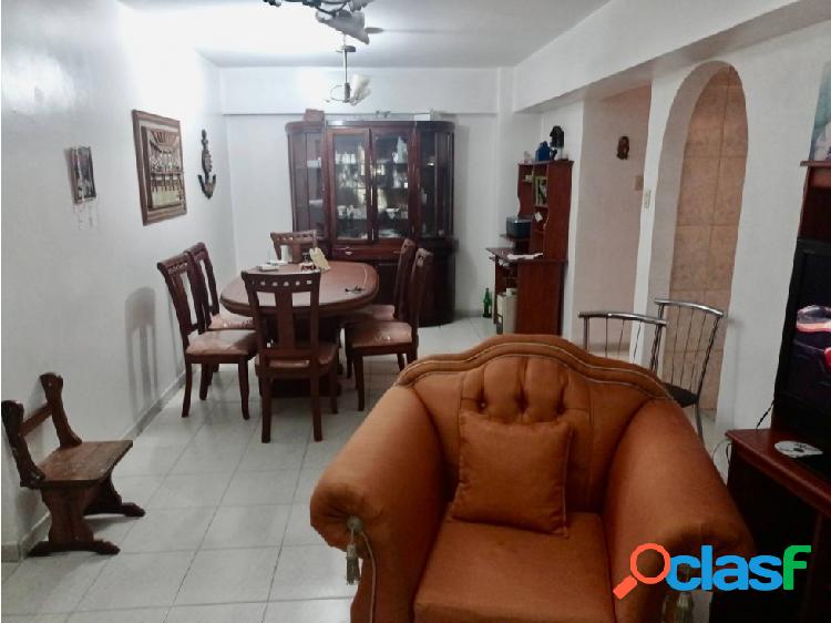 Se vende apto.87m2 3h/ 2b/ 1p Av. Panteon