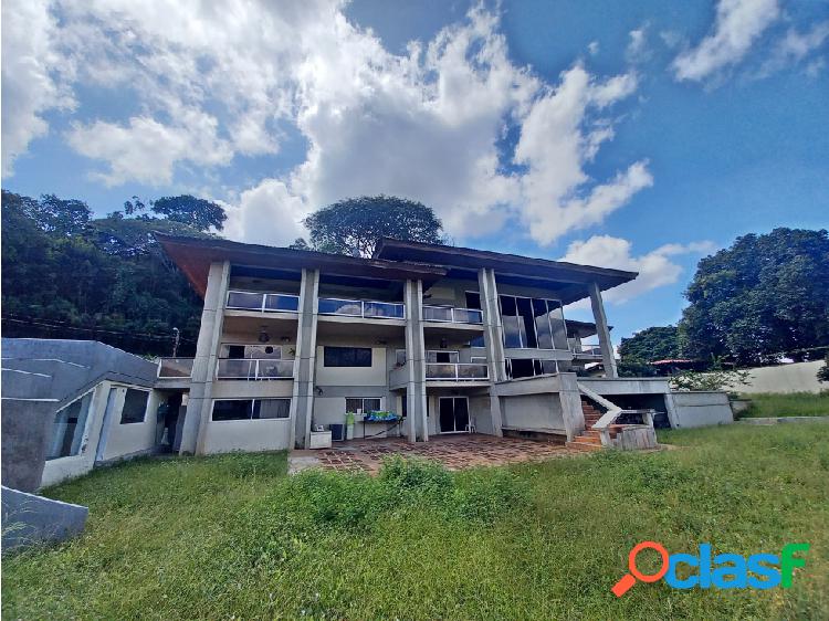 Se vende casa 1.273m2 Cerro Verde 2371