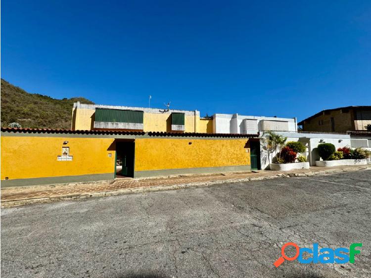 Se vende casa 1.450m2 9h/10b/9p Prados del Este