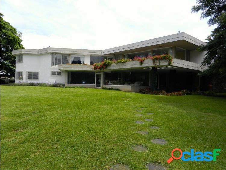 Se vende casa 1100m2 La Lagunita 4609