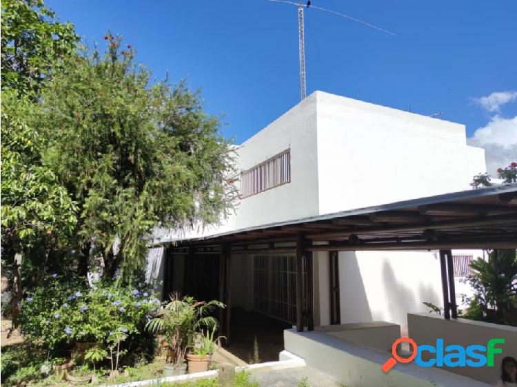 Se vende casa 1200m² 5h+s/6b+s/5p San Roman