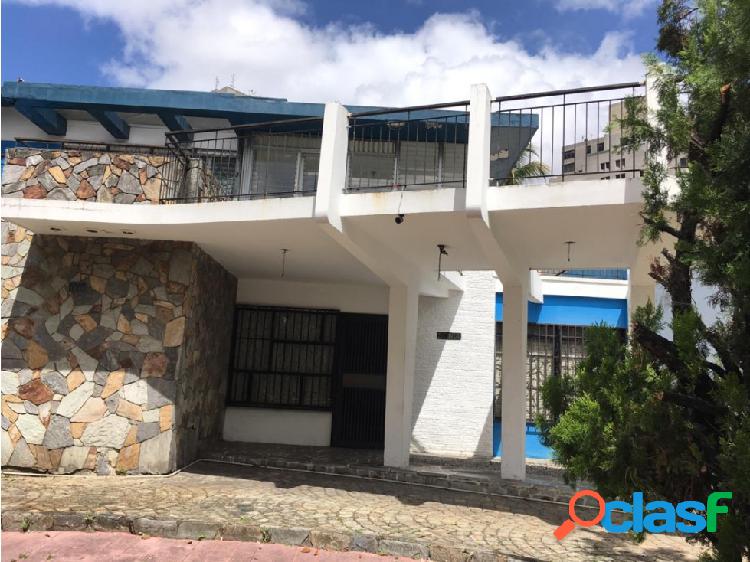 Se vende casa 1200m2 6h+s/5b+s/7p Bello Campo 1346